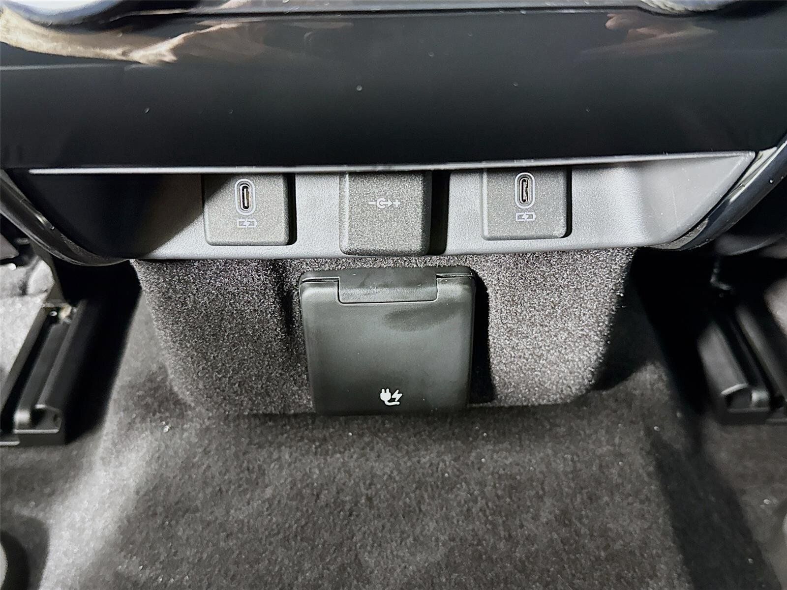 New 2026 Land Rover Range Rover Sport SE AWD/4WD image 28