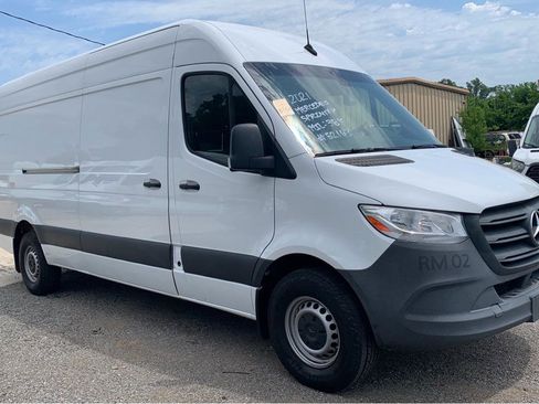 Used 2021 Mercedes-Benz Sprinter 2500 image 25
