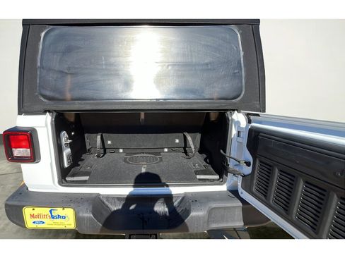 Used 2018 Jeep Wrangler Sport AWD/4WD image 16