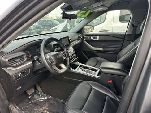 Used 2023 Ford Explorer XLT w/ Equipment Group 202A image 14