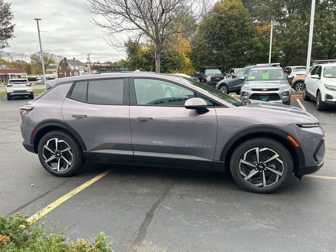 New 2026 Chevrolet Equinox EV LT w/ Comfort Package image 6