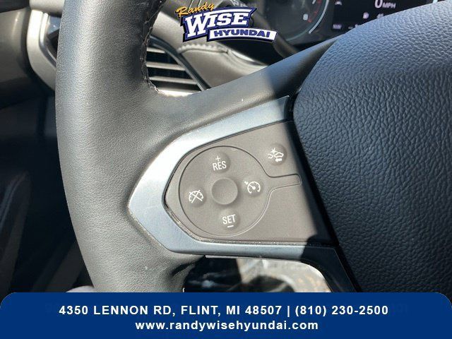 Used 2024 Chevrolet Traverse LT w/ Midnight/Sport Edition AWD/4WD image 17