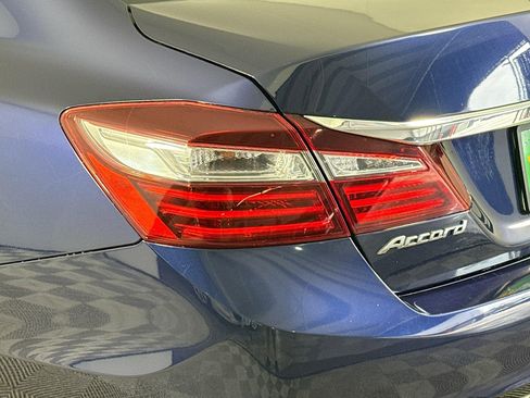 Used 2016 Honda Accord EX image 34