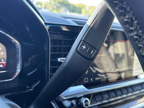 Used 2025 GMC Sierra 1500 Elevation image 17