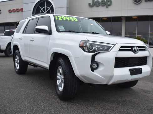 Used 2022 Toyota 4Runner SR5 image 3