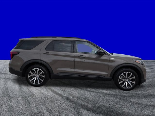New 2027 Ford Explorer ST-Line AWD/4WD image 3