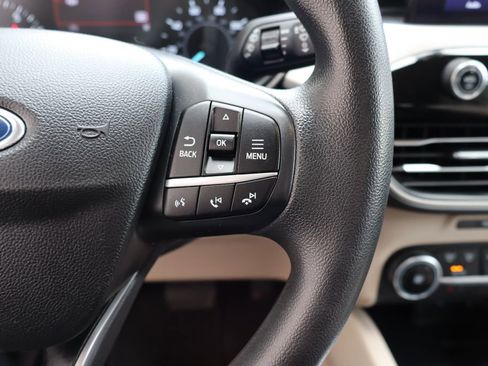 Used 2020 Ford Escape SE image 24