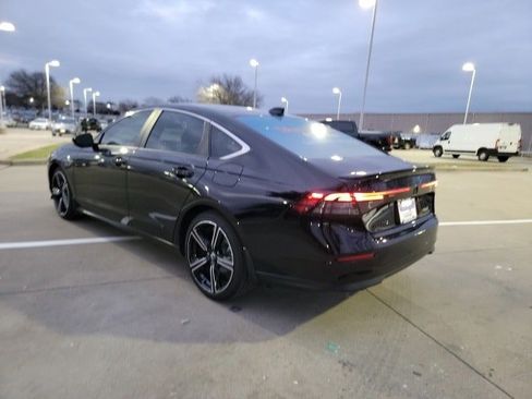 Used 2025 Honda Accord Sport image 7