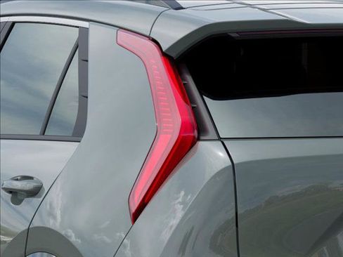 New 2025 Kia Niro Wind image 11