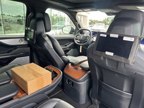 New 2025 Lincoln Navigator Black Label image 23