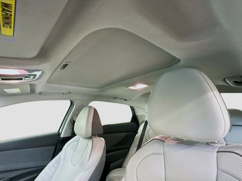 Used 2024 Hyundai Elantra Limited FWD image 27