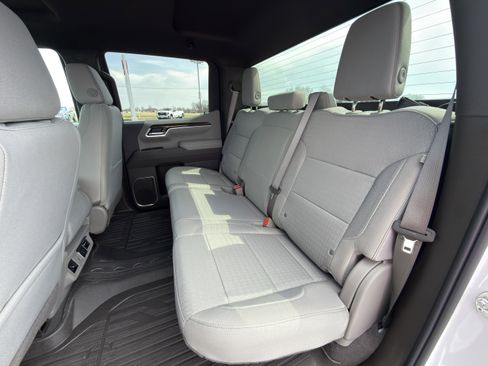 New 2026 GMC Sierra 1500 SLE image 15