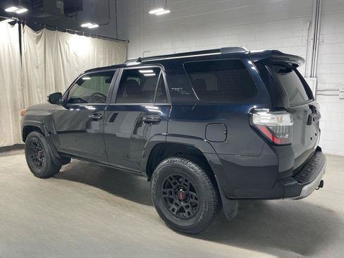 Used 2021 Toyota 4Runner TRD Off-Road Premium w/ Moonroof Package AWD/4WD image 5