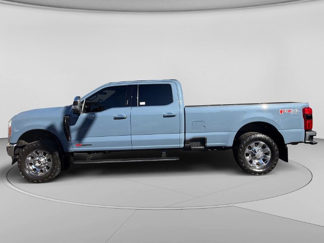 Used 2023 Ford F350 King Ranch AWD/4WD image 2
