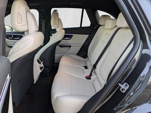 Used 2026 Mercedes-Benz GLC 300 image 18