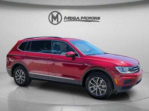 Used 2020 Volkswagen Tiguan SE w/ Panoramic Sunroof Package FWD image 10