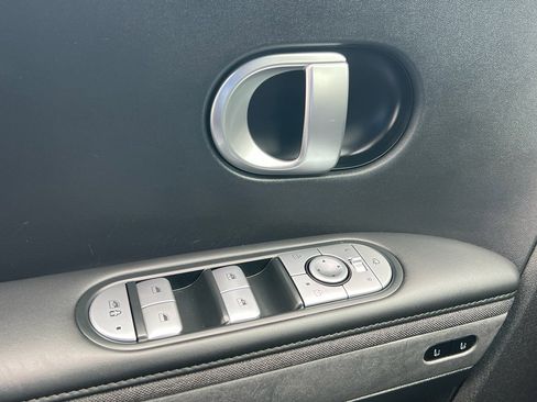 Used 2024 Hyundai Ioniq 5 Limited image 18