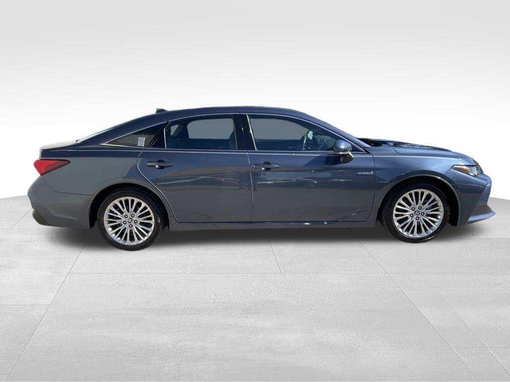 Used 2021 Toyota Avalon Limited w/ Advanced Safety Package FWD image 4