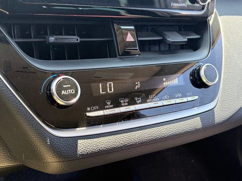 Used 2021 Toyota Corolla LE FWD image 9
