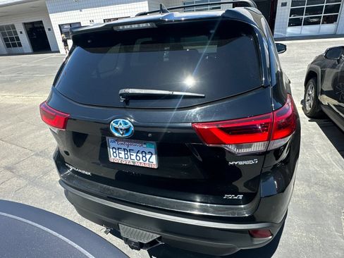 Used 2018 Toyota Highlander XLE AWD/4WD image 6