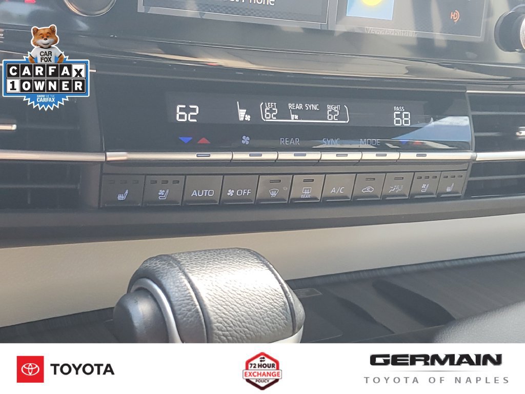Used 2024 Toyota Sienna Limited FWD image 32