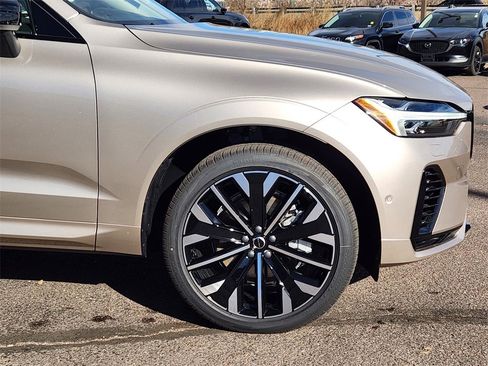 New 2026 Volvo XC60 T8 Ultra w/ Protection Package Premier image 28