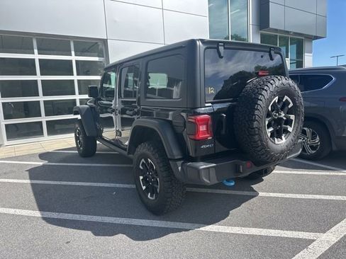 Used 2025 Jeep Wrangler Unlimited Rubicon 4xe w/ Convenience Group AWD/4WD image 24