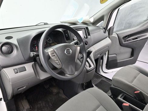 Used 2019 Nissan NV200 S image 17