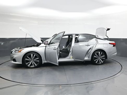 Used 2020 Nissan Altima 2.5 SR w/ Premium Package image 45