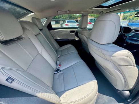 Used 2014 Toyota Avalon Limited w/ Technology Package FWD image 14