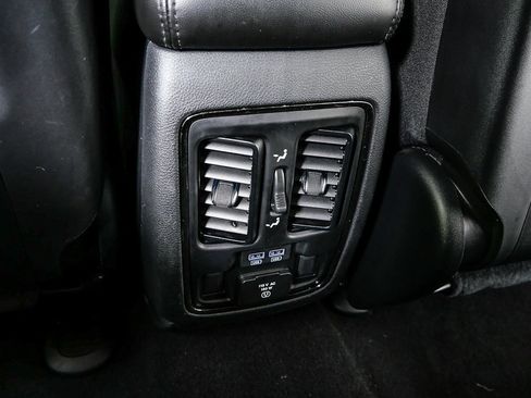 Used 2020 Jeep Grand Cherokee Limited X image 19