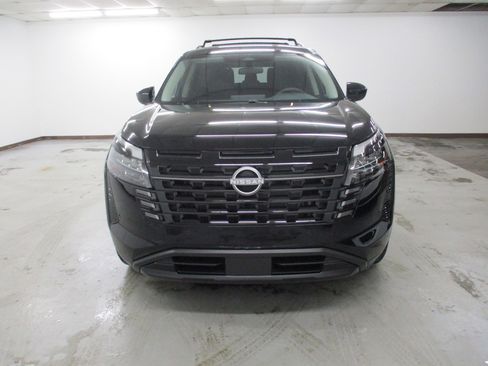 New 2026 Nissan Pathfinder SV image 2