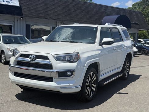 Used 2017 Toyota 4Runner Limited AWD/4WD image 4