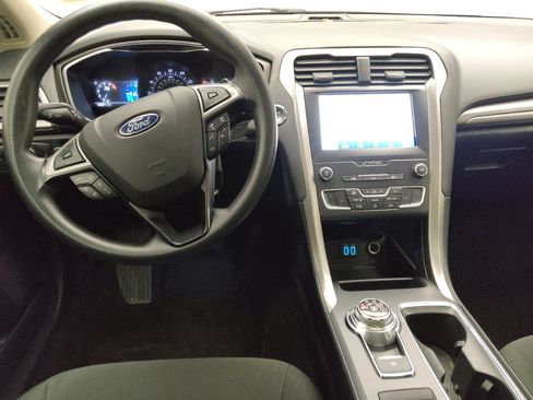 Used 2020 Ford Fusion SE AWD/4WD image 22