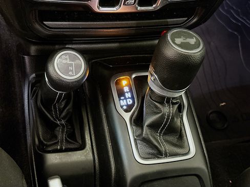 Used 2021 Jeep Wrangler Unlimited Sahara image 25