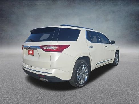 Used 2020 Chevrolet Traverse High Country FWD image 3