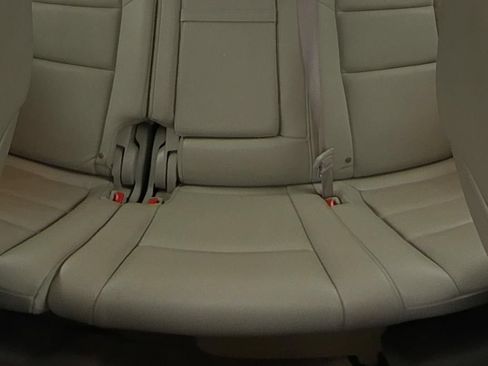 Used 2015 Jeep Grand Cherokee Overland RWD image 13