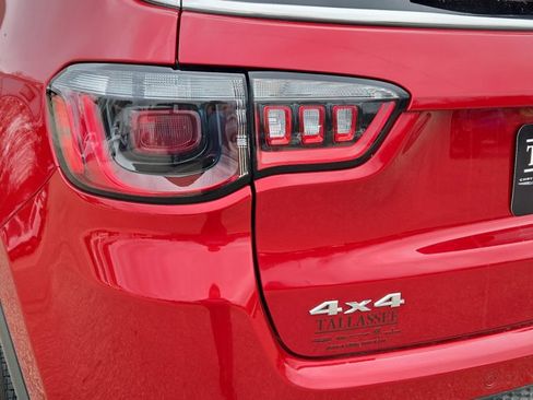 Used 2025 Jeep Compass Limited image 8