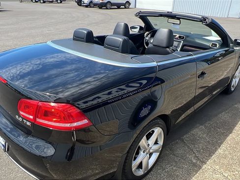 Used 2012 Volkswagen Eos Lux FWD image 29