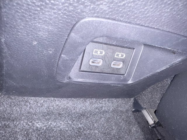 Used 2025 Toyota Corolla Cross LE FWD image 9