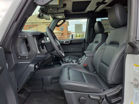 New 2026 Ford Bronco Badlands AWD/4WD image 6