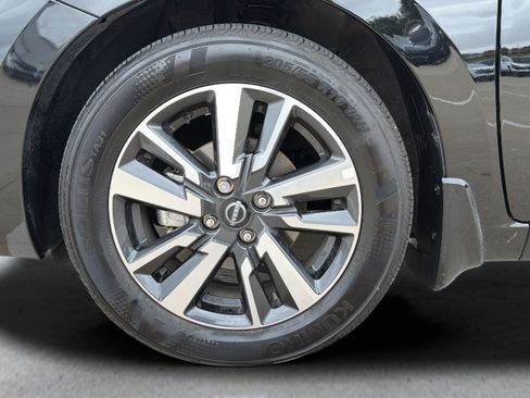 Certified 2025 Nissan Versa S w/ S Plus Package FWD image 25