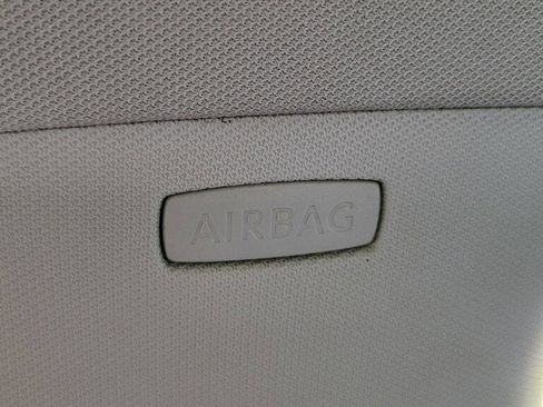 Used 2017 Volkswagen Jetta S image 34