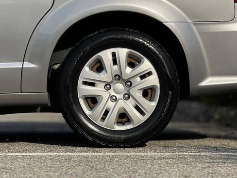 Used 2019 Dodge Grand Caravan SE image 36