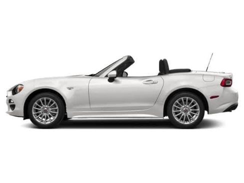 Used 2018 FIAT 124 Spider Classica w/ Technology & Siriusxm Group image 3