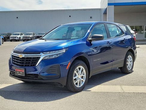 Used 2022 Chevrolet Equinox LS AWD/4WD image 5