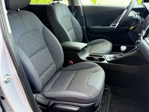 Used 2018 Kia Niro FE FWD image 33
