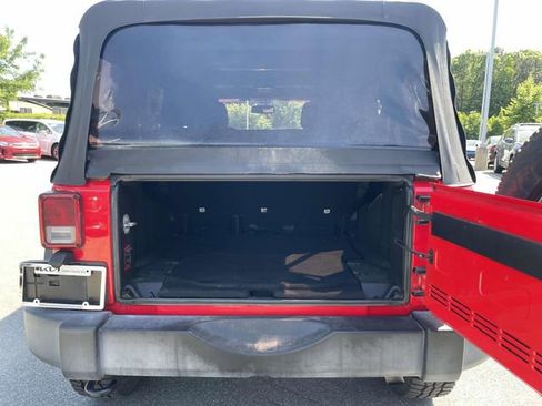 Used 2017 Jeep Wrangler Unlimited Sport w/ Quick Order Package 24S AWD/4WD image 3