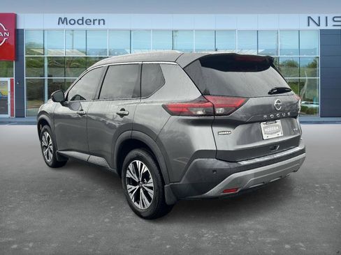 Certified 2021 Nissan Rogue SV w/ Premium Package image 7