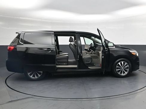 Used 2016 Kia Sedona SX FWD image 38